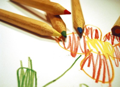 Kinderbild mit Stiften